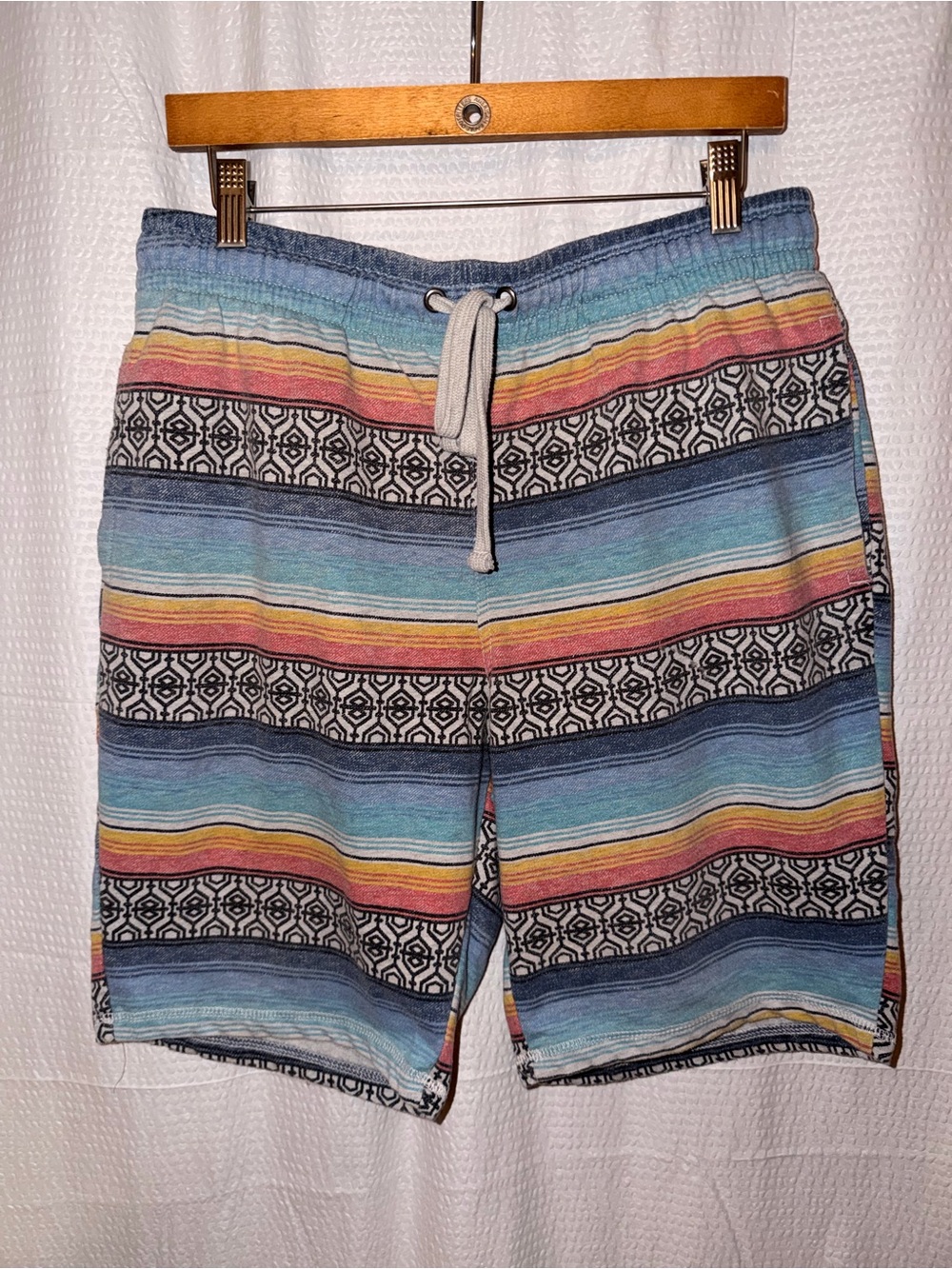 Retrofit Men's Southwestern Aztec Striped Drawstring Shorts Size Large